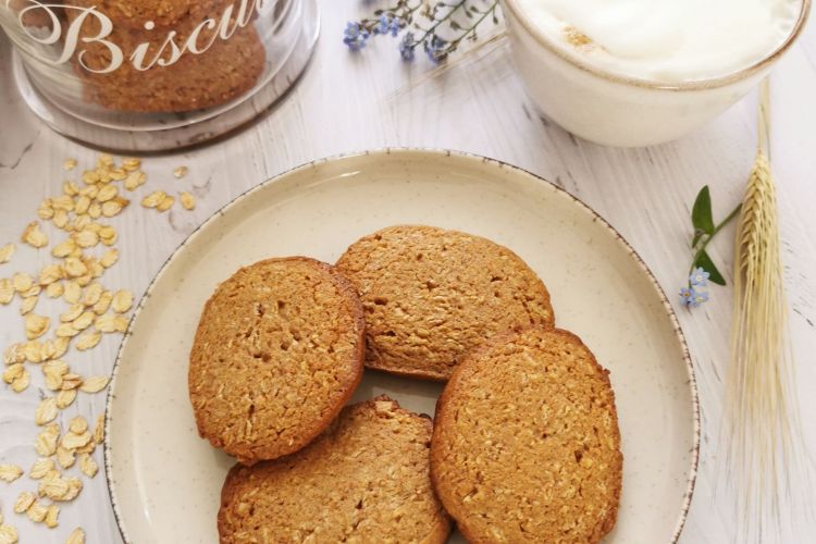 Biscuits complets noisette cannelle gingembre